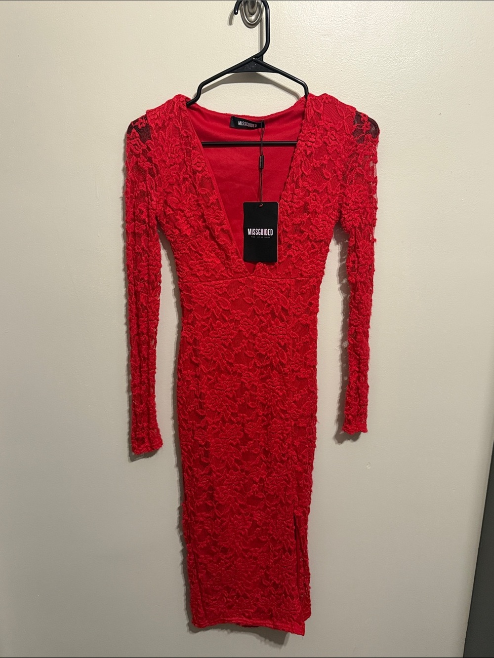 MISSGUIDED Red Lace Long Sleeve Midi Dress with Deep V